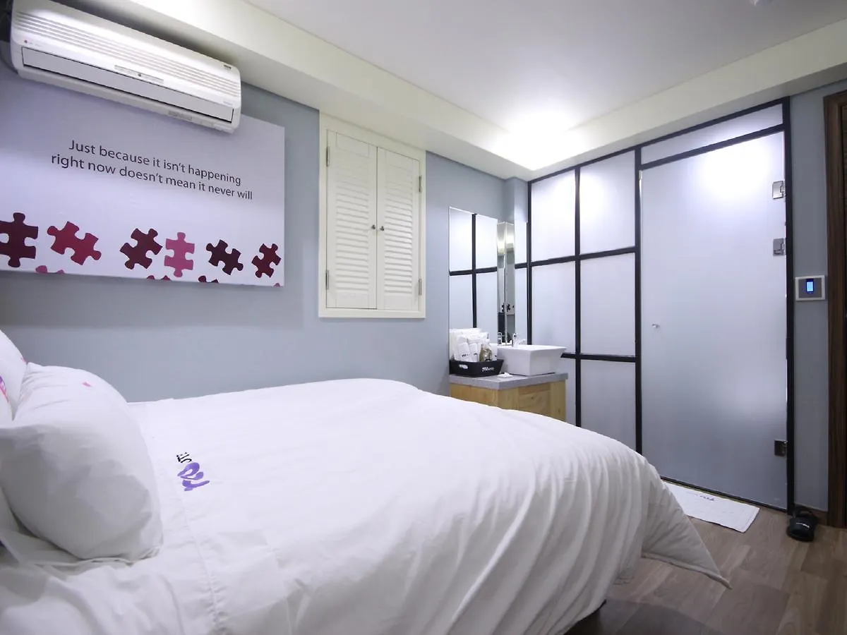 Roo Motel Busan 2*,  South Korea