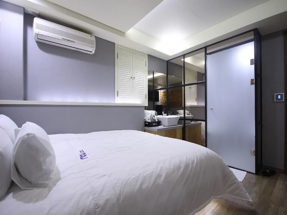 Roo Motel Busan